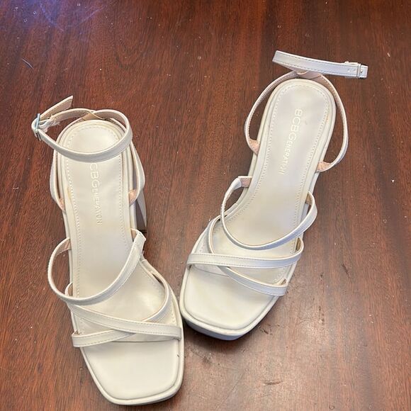 BCBGeneration sand strappy ankle wrap block heel open toed sandals Size 6 NWOT - Picture 2 of 10